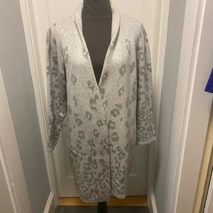 Talbots Gray Animal Print Cardigan
Size 1XP EUC
